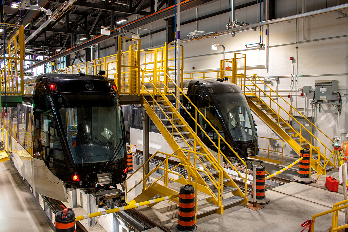 Photo de la ligne Hazel McCallion en construction.