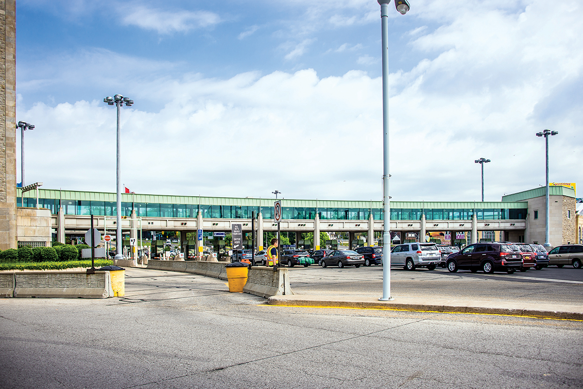 Rainbow bridge entrance to Canada in Niagara Falls